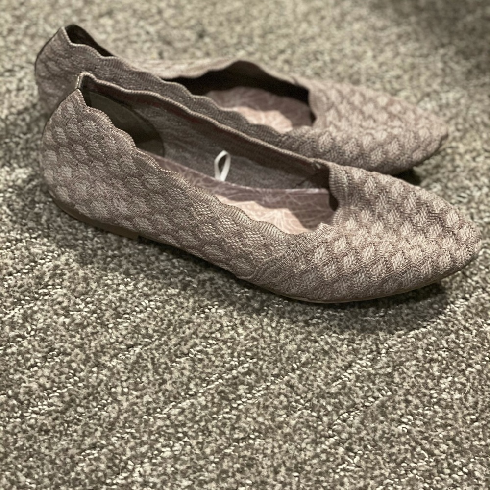 Skechers flats nude